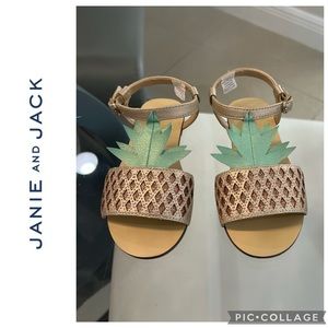 (NEW) METALLIC PINEAPPLE SANDAL size 9
